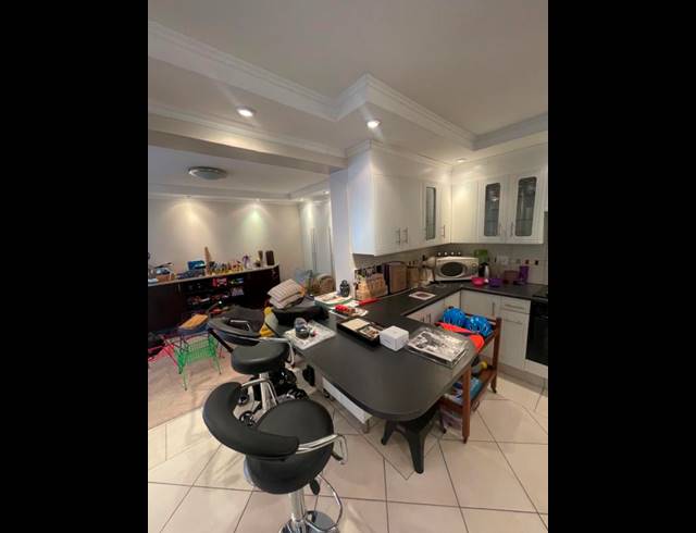 6 BEDROOM HOUSE FOR SALE IN LAUDIUM